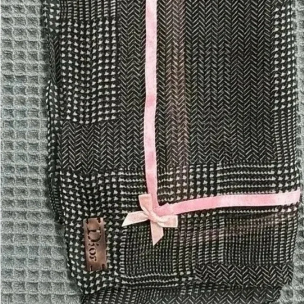 CHRISTIAN DIOR 55 SCARF  0113